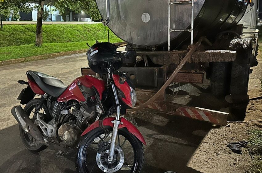  Jaru: Motociclista colide em caminhão de leite estacionado na JK